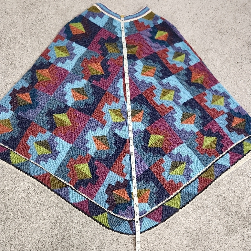 Geometric Patterned Multicolor Poncho Size Large - Picture 10 of 12